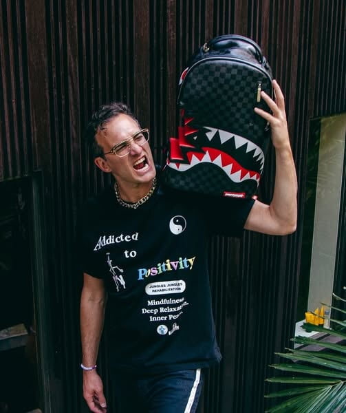 הכירו את דיויד בן דוד – האיש ששם את האמנות על הגב של העולם