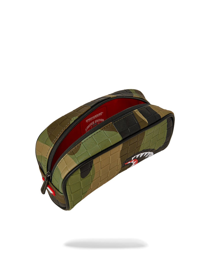 WOODLAND CAMO CHECK POUCH