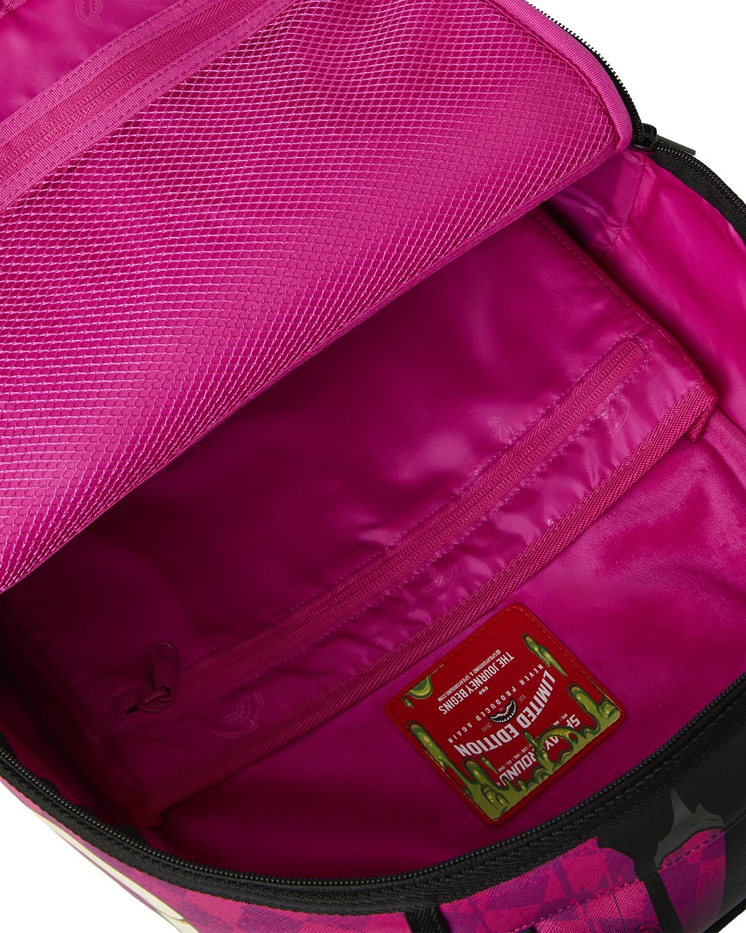 ZOMBIE HAND GRAB DLXSV BACKPACK