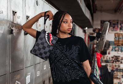 SPRAYGROUND SHARKS IN PARIS PAINT GREY CROSS OVER CLUTCH
