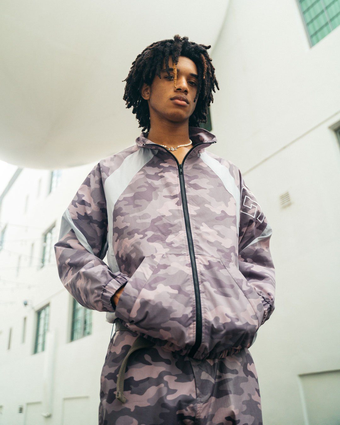 SHARK CHECK WINDBREAKER (PURPLE)