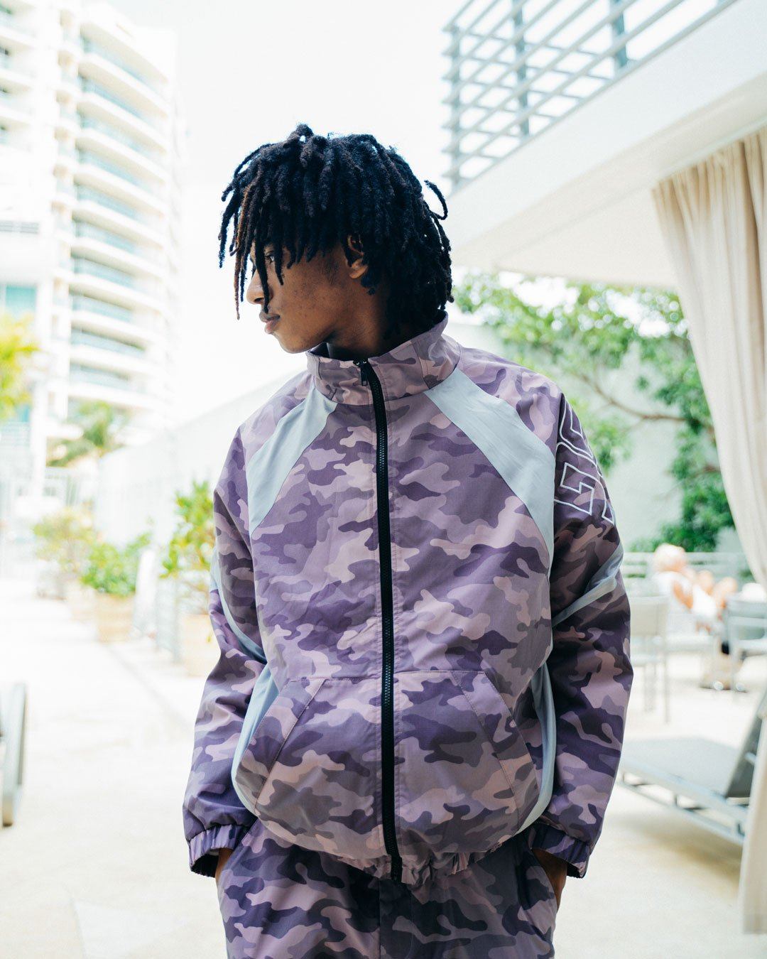 SHARK CHECK WINDBREAKER (PURPLE)